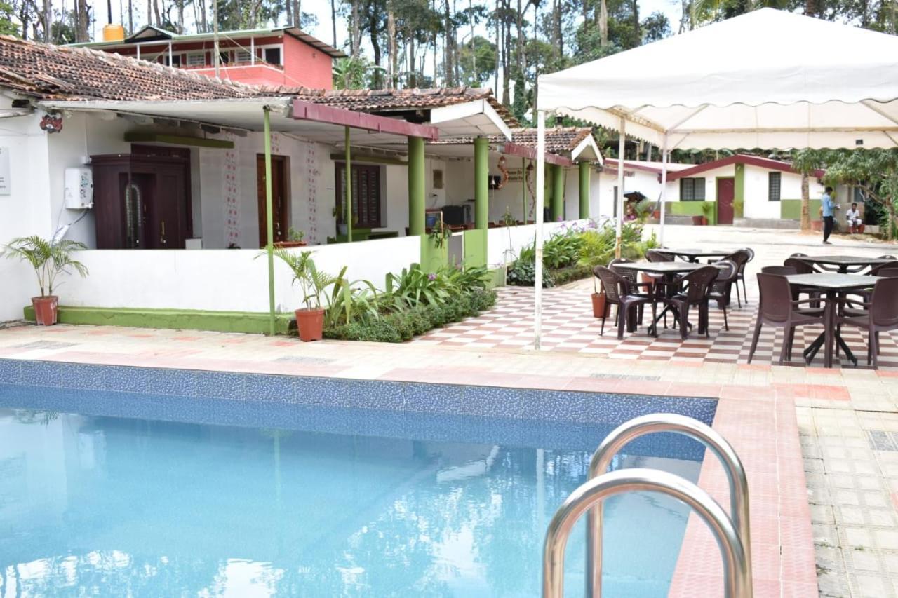 Апартаменти Camp Coorg Мадікері Екстер'єр фото